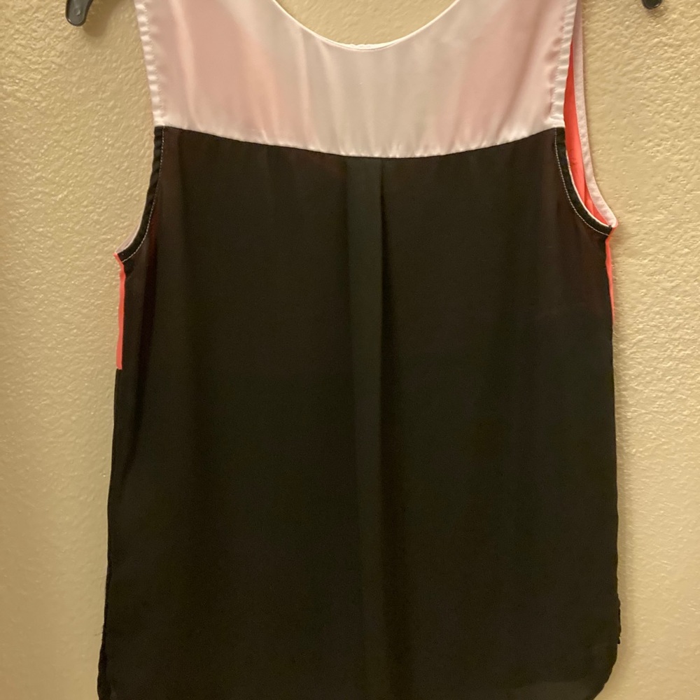 Color block top - Picture 3 of 3